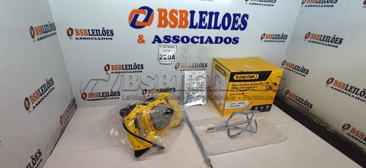 LOTE 220 - 01 MISTURADOR ELÉTRICO DE TINTAS E ARGAMASSA 220V 1880W 850RPM  (NOVO) (NO ESTADO) ATENÇÃO! FAZER A VISITAÇÃO ANTES DE ARREMATAR, NÃO SABEMOS SE FUNCIONA. LEILÃO NÃO TEM GARANTIA E NEM DEVOLUÇÃO, SUJEITO A POSSÍVEIS AVARIAS VISÍVEIS/OCULTAS E/OU AUSÊNCIA DE COMPONENTES.