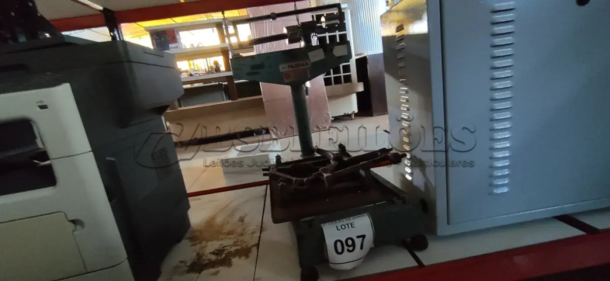 LOTE 097 - 01 BALANÇA MARCA FILIZOLA. (NO ESTADO) ATENÇÃO! FAZER A VISITAÇÃO ANTES DE ARREMATAR, NÃO SABEMOS SE FUNCIONA, LEILÃO NÃO TEM GARANTIA E NEM DEVOLUÇÃO, SUJEITO A POSSÍVEIS AVARIAS VISÍVEIS/OCULTAS E/OU AUSÊNCIA DE COMPONENTES.