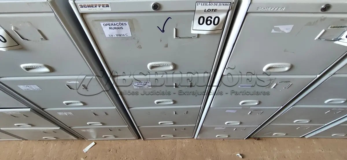 LOTE 060 - 01 ARQUIVO DE AÇO 04 GAVETAS. (NO ESTADO) ATENÇÃO! FAZER A VISITAÇÃO ANTES DE ARREMATAR, NÃO SABEMOS SE FUNCIONA, LEILÃO NÃO TEM GARANTIA E NEM DEVOLUÇÃO, SUJEITO A POSSÍVEIS AVARIAS VISÍVEIS/OCULTAS E/OU AUSÊNCIA DE COMPONENTES.