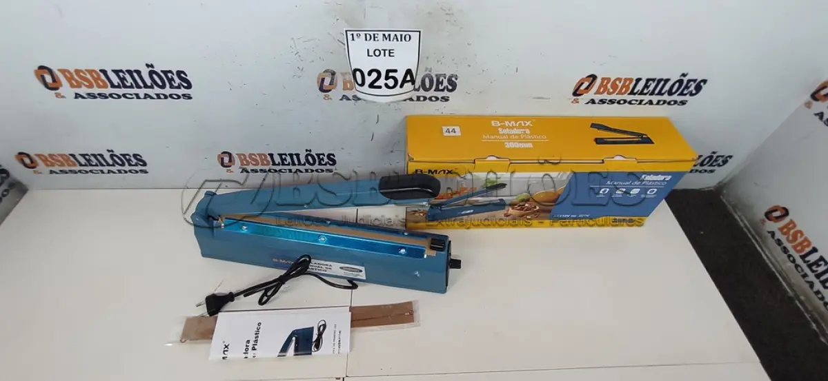 LOTE 025 - 01 SELADORA MANUAL DE PLÁSTICO 8NIVEIS DE AJUSTE MATERIAL ABS DESLIGAMENTO AUTOMÁTICO 220V 300MM POTÊNCIA 400W   (NOVO) (NO ESTADO) ATENÇÃO! FAZER A VISITAÇÃO ANTES DE ARREMATAR, NÃO SABEMOS SE FUNCIONA. LEILÃO NÃO TEM GARANTIA E NEM DEVOLUÇÃO, SUJEITO A POSSÍVEIS AVARIAS VISÍVEIS/OCULTAS E/OU AUSÊNCIA DE COMPONENTES.