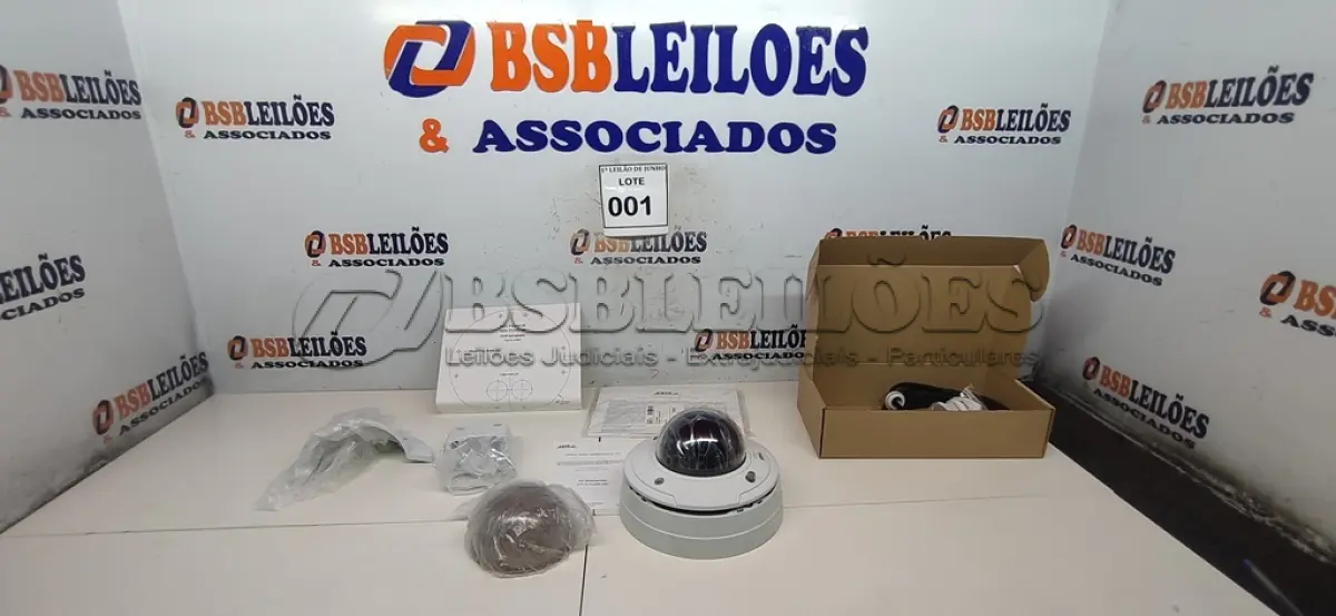 LOTE 001 - 01 CÂMERA DE SEGURANÇA DOME AXIS P3343-VE 12MM. (NO ESTADO) ATENÇÃO! FAZER A VISITAÇÃO ANTES DE ARREMATAR, NÃO SABEMOS SE FUNCIONA, LEILÃO NÃO TEM GARANTIA E NEM DEVOLUÇÃO, SUJEITO A POSSÍVEIS AVARIAS VISÍVEIS/OCULTAS E/OU AUSÊNCIA DE COMPONENTES.