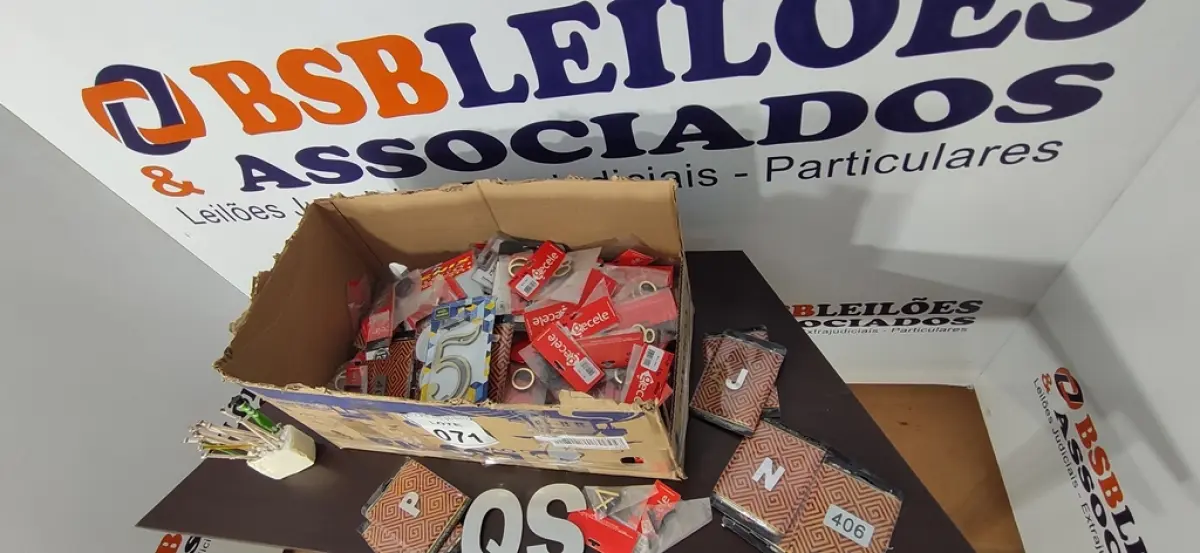 01 LOTE COM GRANDE QUANTIDADE DE NÚMEROS RESIDENCIAL TAMANHOS DIVERSOS. (NO ESTADO) ATENÇÃO! FAZER A VISITAÇÃO ANTES DE ARREMATAR, NÃO SABEMOS SE FUNCIONA, LEILÃO NÃO TEM GARANTIA E NEM DEVOLUÇÃO, SUJEITO A POSSÍVEIS AVARIAS VISÍVEIS/OCULTAS E/OU AUSÊNCIA DE COMPONENTES.