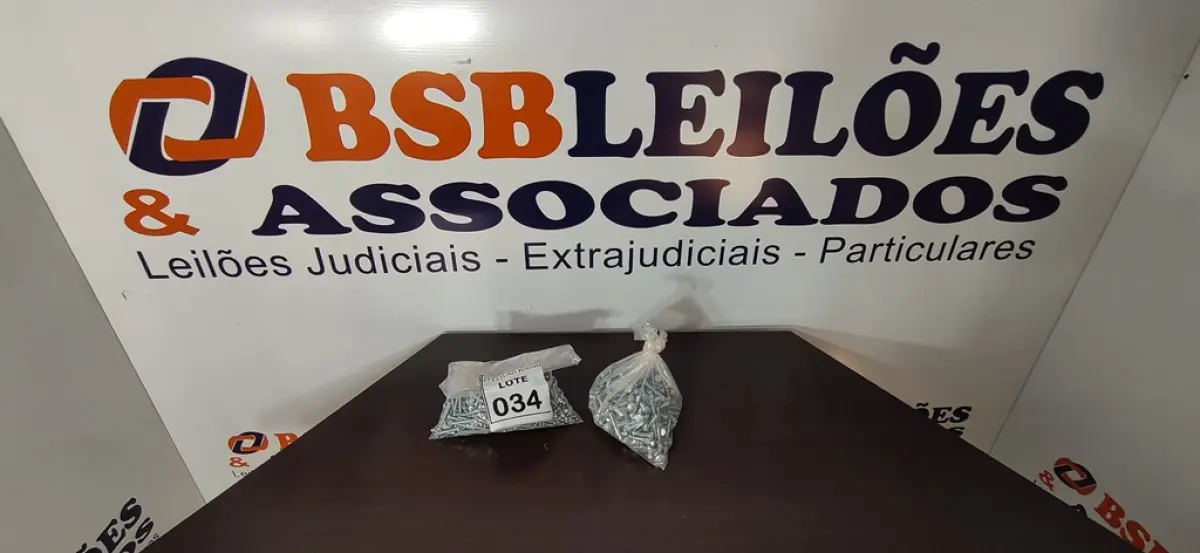 01 LOTE COM GRANDE QUANTIDADE DE PARAFUSOS. (NO ESTADO) ATENÇÃO! FAZER A VISITAÇÃO ANTES DE ARREMATAR, NÃO SABEMOS SE FUNCIONA, LEILÃO NÃO TEM GARANTIA E NEM DEVOLUÇÃO, SUJEITO A POSSÍVEIS AVARIAS VISÍVEIS/OCULTAS E/OU AUSÊNCIA DE COMPONENTES.