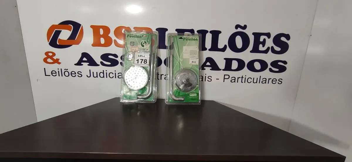 02 CHUVEIROS LUA MARCA PEVILON. (NO ESTADO) ATENÇÃO! FAZER A VISITAÇÃO ANTES DE ARREMATAR, NÃO SABEMOS SE FUNCIONA, LEILÃO NÃO TEM GARANTIA E NEM DEVOLUÇÃO, SUJEITO A POSSÍVEIS AVARIAS VISÍVEIS/OCULTAS E/OU AUSÊNCIA DE COMPONENTES.