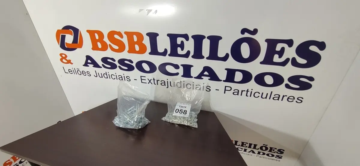 01 LOTE COM GRANDE QUANTIDADE DE PARAFUSOS E PORCAS. (NO ESTADO) ATENÇÃO! FAZER A VISITAÇÃO ANTES DE ARREMATAR, NÃO SABEMOS SE FUNCIONA, LEILÃO NÃO TEM GARANTIA E NEM DEVOLUÇÃO, SUJEITO A POSSÍVEIS AVARIAS VISÍVEIS/OCULTAS E/OU AUSÊNCIA DE COMPONENTES.
