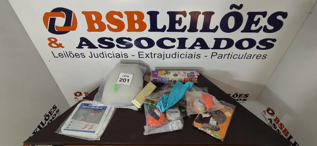 06 TUBETES PROTETORES, 01 VARAL AUTOMÁTICO, 02 MASCARAS RESPIRADORES E FILTROS E DIVERSAS MÁSCARAS PROTETORAS FACIAIS. (NO ESTADO) ATENÇÃO! FAZER A VISITAÇÃO ANTES DE ARREMATAR, NÃO SABEMOS SE FUNCIONA, LEILÃO NÃO TEM GARANTIA E NEM DEVOLUÇÃO, SUJEITO A POSSÍVEIS AVARIAS VISÍVEIS/OCULTAS E/OU AUSÊNCIA DE COMPONENTES.