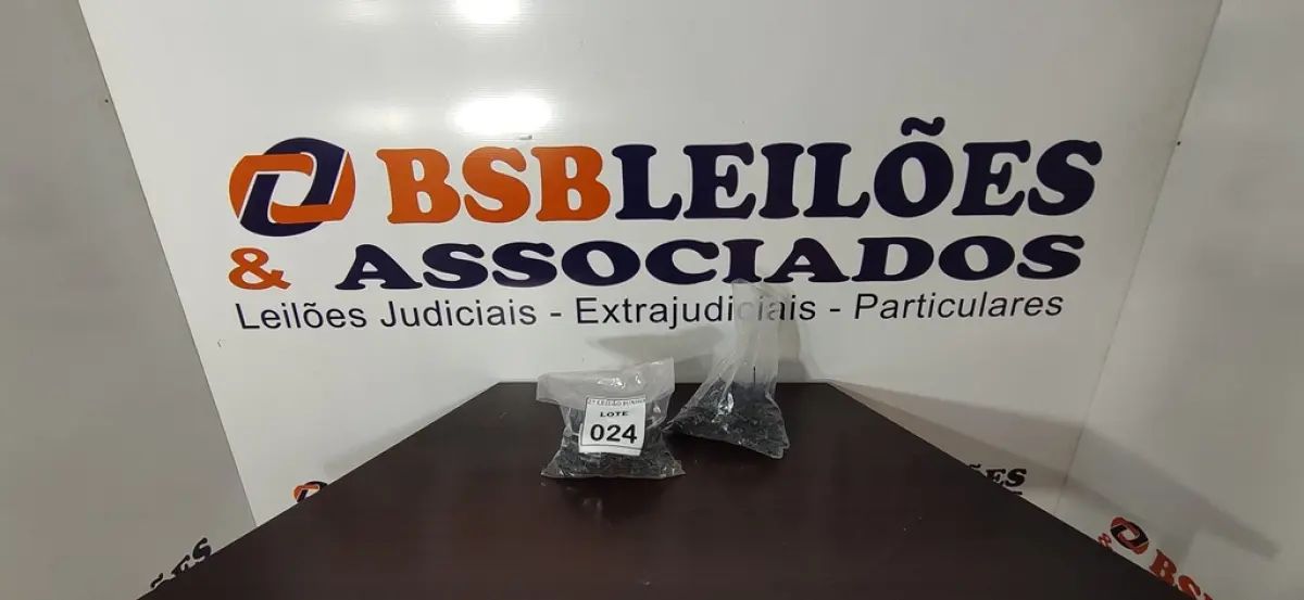 01 LOTE COM GRANDE QUANTIDADE DE PARAFUSOS. (NO ESTADO) ATENÇÃO! FAZER A VISITAÇÃO ANTES DE ARREMATAR, NÃO SABEMOS SE FUNCIONA, LEILÃO NÃO TEM GARANTIA E NEM DEVOLUÇÃO, SUJEITO A POSSÍVEIS AVARIAS VISÍVEIS/OCULTAS E/OU AUSÊNCIA DE COMPONENTES.