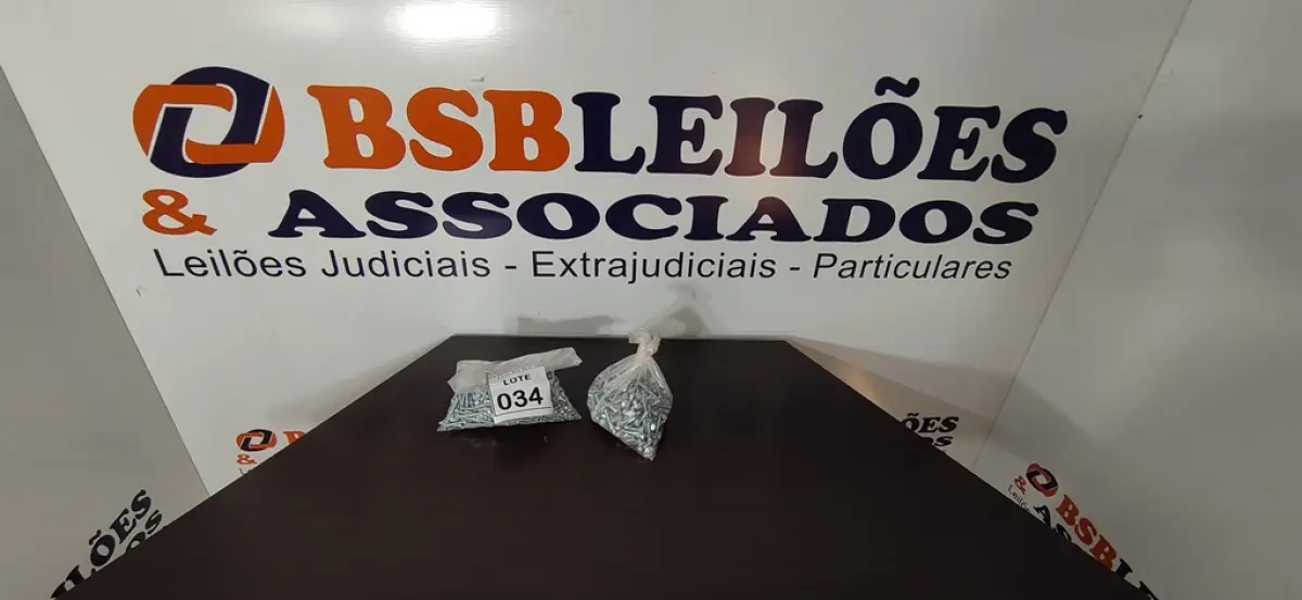01 LOTE COM GRANDE QUANTIDADE DE PARAFUSOS. (NO ESTADO) ATENÇÃO! FAZER A VISITAÇÃO ANTES DE ARREMATAR, NÃO SABEMOS SE FUNCIONA, LEILÃO NÃO TEM GARANTIA E NEM DEVOLUÇÃO, SUJEITO A POSSÍVEIS AVARIAS VISÍVEIS/OCULTAS E/OU AUSÊNCIA DE COMPONENTES.