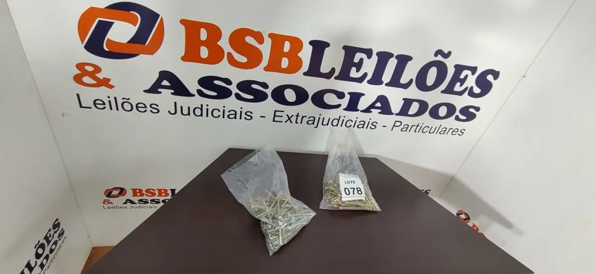01 LOTE COM GRANDE QUANTIDADE DE PARAFUSOS. (NO ESTADO) ATENÇÃO! FAZER A VISITAÇÃO ANTES DE ARREMATAR, NÃO SABEMOS SE FUNCIONA, LEILÃO NÃO TEM GARANTIA E NEM DEVOLUÇÃO, SUJEITO A POSSÍVEIS AVARIAS VISÍVEIS/OCULTAS E/OU AUSÊNCIA DE COMPONENTES.