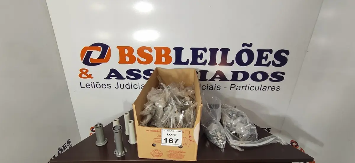 01 LOTE COM GRANDE QUANTIDADE DE ACESSÓRIOS DIVERSOS PARA MÓVEIS. (NO ESTADO) ATENÇÃO! FAZER A VISITAÇÃO ANTES DE ARREMATAR, NÃO SABEMOS SE FUNCIONA, LEILÃO NÃO TEM GARANTIA E NEM DEVOLUÇÃO, SUJEITO A POSSÍVEIS AVARIAS VISÍVEIS/OCULTAS E/OU AUSÊNCIA DE COMPONENTES.