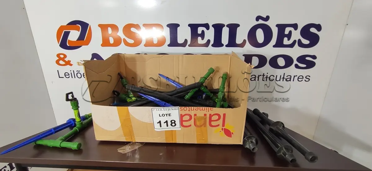 LOTE 118 - 01 LOTE COM VÁRIOS MICROS ASPERSORES E FIXADORES. (NO ESTADO) ATENÇÃO! FAZER A VISITAÇÃO ANTES DE ARREMATAR, NÃO SABEMOS SE FUNCIONA, LEILÃO NÃO TEM GARANTIA E NEM DEVOLUÇÃO, SUJEITO A POSSÍVEIS AVARIAS VISÍVEIS/OCULTAS E/OU AUSÊNCIA DE COMPONENTES.