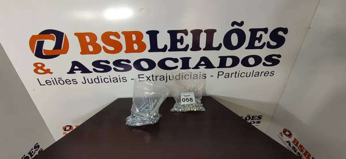 01 LOTE COM GRANDE QUANTIDADE DE PARAFUSOS E PORCAS. (NO ESTADO) ATENÇÃO! FAZER A VISITAÇÃO ANTES DE ARREMATAR, NÃO SABEMOS SE FUNCIONA, LEILÃO NÃO TEM GARANTIA E NEM DEVOLUÇÃO, SUJEITO A POSSÍVEIS AVARIAS VISÍVEIS/OCULTAS E/OU AUSÊNCIA DE COMPONENTES.