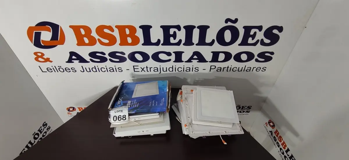 01 LOTE COM VÁRIAS LUMINÁRIAS PAINEL DE LED TAMANHOS E MODELOS DIVERSOS. (NO ESTADO) ATENÇÃO! FAZER A VISITAÇÃO ANTES DE ARREMATAR, NÃO SABEMOS SE FUNCIONA, LEILÃO NÃO TEM GARANTIA E NEM DEVOLUÇÃO, SUJEITO A POSSÍVEIS AVARIAS VISÍVEIS/OCULTAS E/OU AUSÊNCIA DE COMPONENTES.