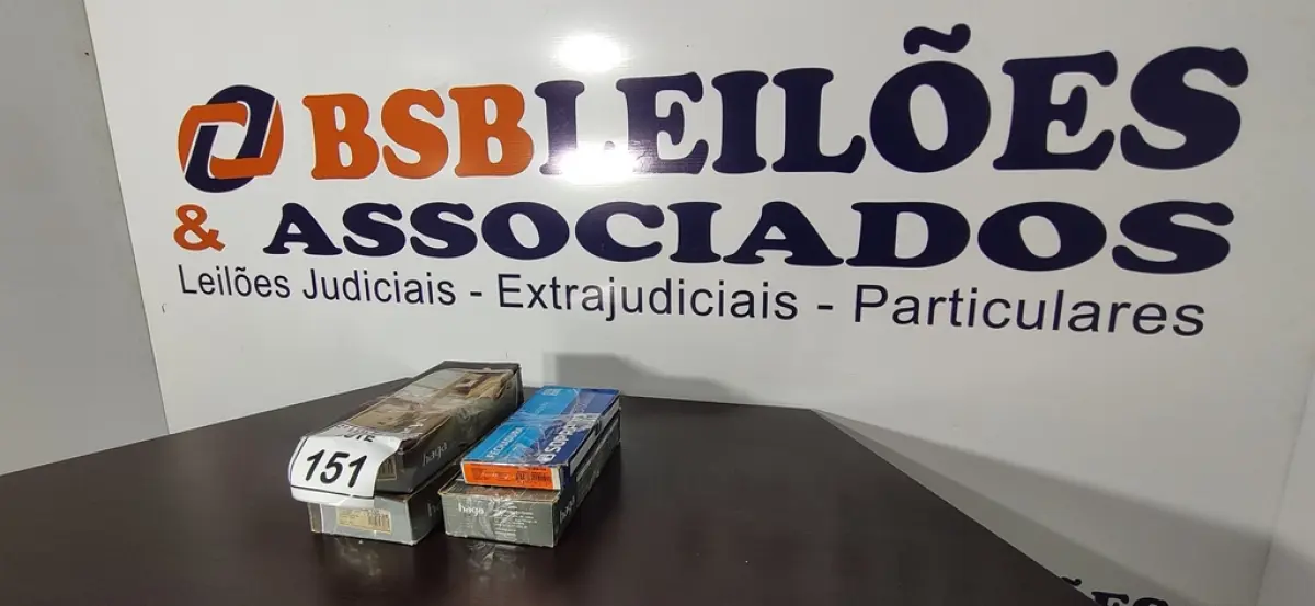 04 FECHADURAS DIVERSAS. (NO ESTADO) ATENÇÃO! FAZER A VISITAÇÃO ANTES DE ARREMATAR, NÃO SABEMOS SE FUNCIONA, LEILÃO NÃO TEM GARANTIA E NEM DEVOLUÇÃO, SUJEITO A POSSÍVEIS AVARIAS VISÍVEIS/OCULTAS E/OU AUSÊNCIA DE COMPONENTES.