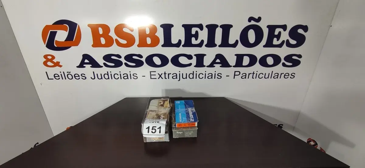 04 FECHADURAS DIVERSAS. (NO ESTADO) ATENÇÃO! FAZER A VISITAÇÃO ANTES DE ARREMATAR, NÃO SABEMOS SE FUNCIONA, LEILÃO NÃO TEM GARANTIA E NEM DEVOLUÇÃO, SUJEITO A POSSÍVEIS AVARIAS VISÍVEIS/OCULTAS E/OU AUSÊNCIA DE COMPONENTES.