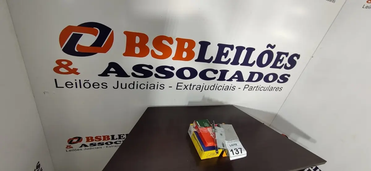 05 FECHADURAS DIVERSAS. (NO ESTADO) ATENÇÃO! FAZER A VISITAÇÃO ANTES DE ARREMATAR, NÃO SABEMOS SE FUNCIONA, LEILÃO NÃO TEM GARANTIA E NEM DEVOLUÇÃO, SUJEITO A POSSÍVEIS AVARIAS VISÍVEIS/OCULTAS E/OU AUSÊNCIA DE COMPONENTES.