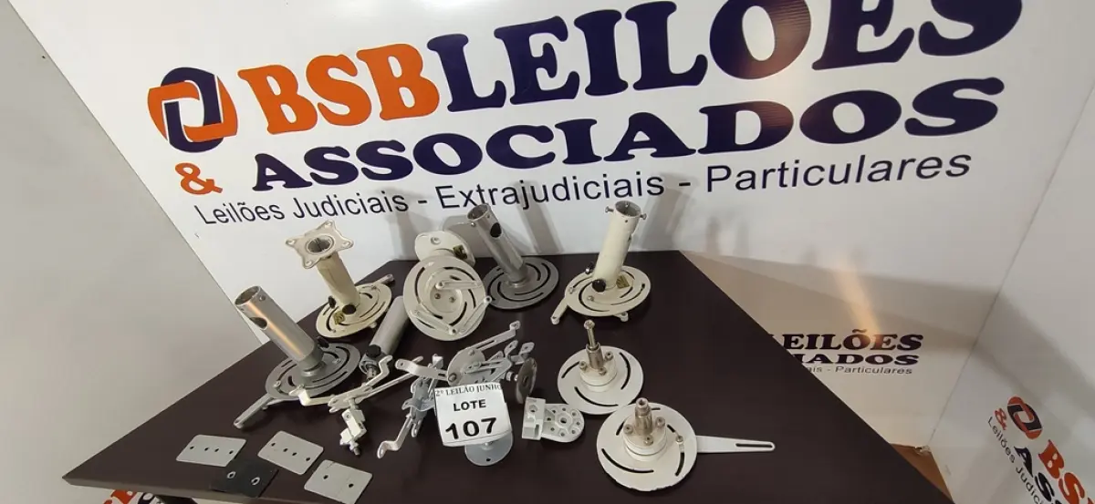 01 LOTE COM VÁRIOS SUPORTES DIVERSOS. (NO ESTADO) ATENÇÃO! FAZER A VISITAÇÃO ANTES DE ARREMATAR, NÃO SABEMOS SE FUNCIONA, LEILÃO NÃO TEM GARANTIA E NEM DEVOLUÇÃO, SUJEITO A POSSÍVEIS AVARIAS VISÍVEIS/OCULTAS E/OU AUSÊNCIA DE COMPONENTES.