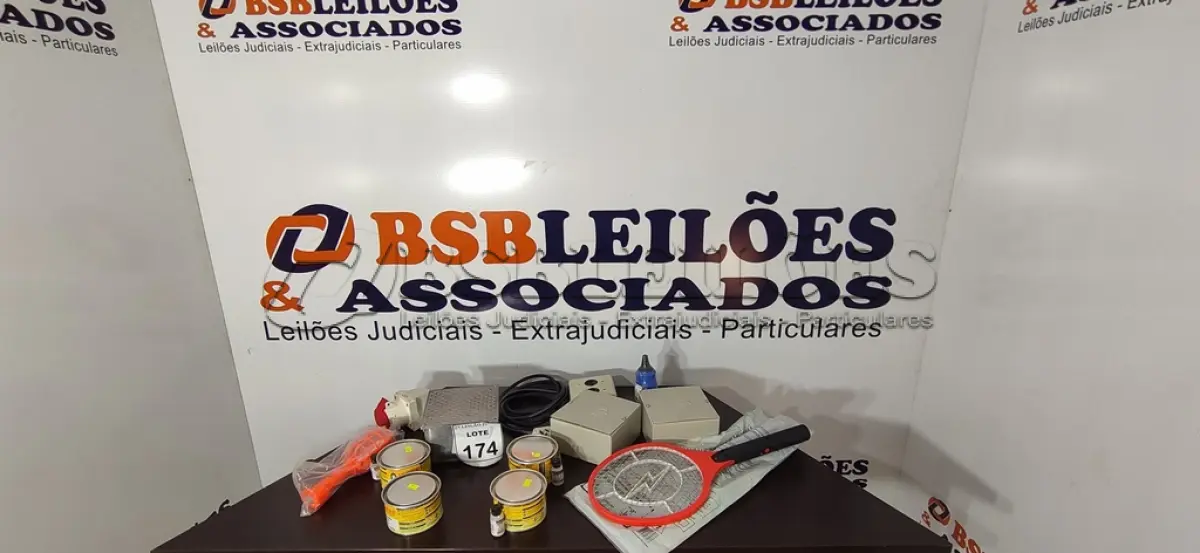 LOTE 174 - 04 MASSAS ADESIVAS MARCA IBERÊ, 02 RAQUETES ELÉTRICAS, 02 CONECTORES INDUSTRIAIS, 01 PENDENTE LED PARA MECÂNICO, 03 CAIXAS DE ELÉTRICA PARA EMBUTIR E 01 EXTENSÃO PEQUENA. (NO ESTADO) ATENÇÃO! FAZER A VISITAÇÃO ANTES DE ARREMATAR, NÃO SABEMOS SE FUNCIONA, LEILÃO NÃO TEM GARANTIA E NEM DEVOLUÇÃO, SUJEITO A POSSÍVEIS AVARIAS VISÍVEIS/OCULTAS E/OU AUSÊNCIA DE COMPONENTES.