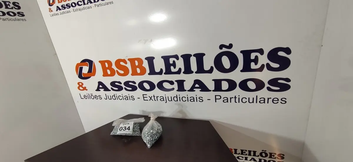 01 LOTE COM GRANDE QUANTIDADE DE PARAFUSOS. (NO ESTADO) ATENÇÃO! FAZER A VISITAÇÃO ANTES DE ARREMATAR, NÃO SABEMOS SE FUNCIONA, LEILÃO NÃO TEM GARANTIA E NEM DEVOLUÇÃO, SUJEITO A POSSÍVEIS AVARIAS VISÍVEIS/OCULTAS E/OU AUSÊNCIA DE COMPONENTES.