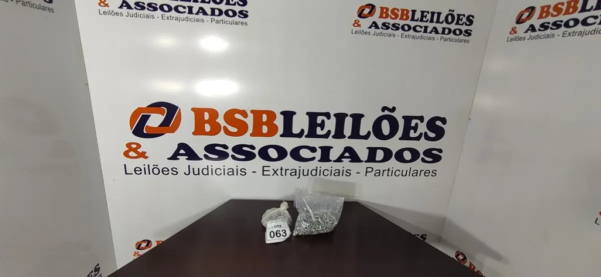 01 LOTE COM GRANDE QUANTIDADE DE PARAFUSOS E PORCAS. (NO ESTADO) ATENÇÃO! FAZER A VISITAÇÃO ANTES DE ARREMATAR, NÃO SABEMOS SE FUNCIONA, LEILÃO NÃO TEM GARANTIA E NEM DEVOLUÇÃO, SUJEITO A POSSÍVEIS AVARIAS VISÍVEIS/OCULTAS E/OU AUSÊNCIA DE COMPONENTES.