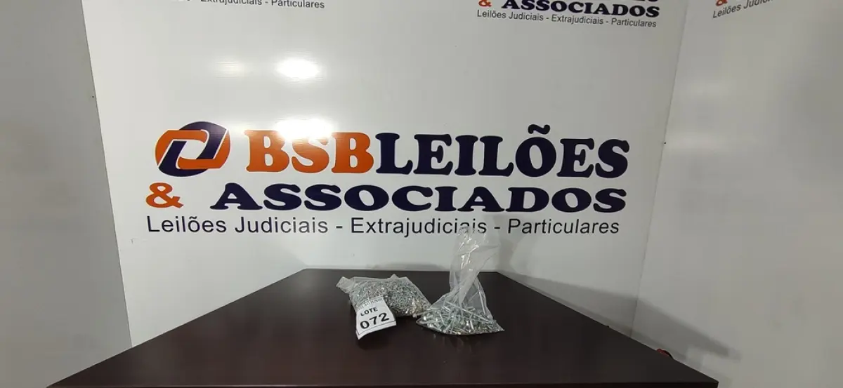 01 LOTE COM GRANDE QUANTIDADE DE PARAFUSOS   TAMANHOS DIFERENTES. (NO ESTADO) ATENÇÃO! FAZER A VISITAÇÃO ANTES DE ARREMATAR, NÃO SABEMOS SE FUNCIONA, LEILÃO NÃO TEM GARANTIA E NEM DEVOLUÇÃO, SUJEITO A POSSÍVEIS AVARIAS VISÍVEIS/OCULTAS E/OU AUSÊNCIA DE COMPONENTES.