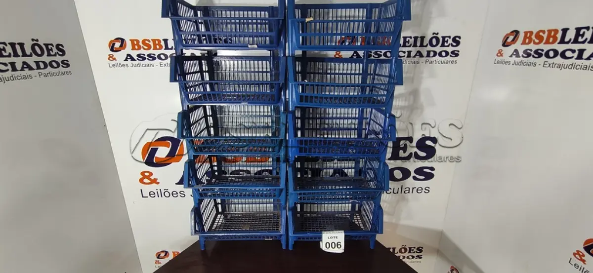 LOTE 006 - 10 CESTAS ORGANIZADORAS NA COR AZUL. (NO ESTADO) ATENÇÃO! FAZER A VISITAÇÃO ANTES DE ARREMATAR, NÃO SABEMOS SE FUNCIONA, LEILÃO NÃO TEM GARANTIA E NEM DEVOLUÇÃO, SUJEITO A POSSÍVEIS AVARIAS VISÍVEIS/OCULTAS E/OU AUSÊNCIA DE COMPONENTES.