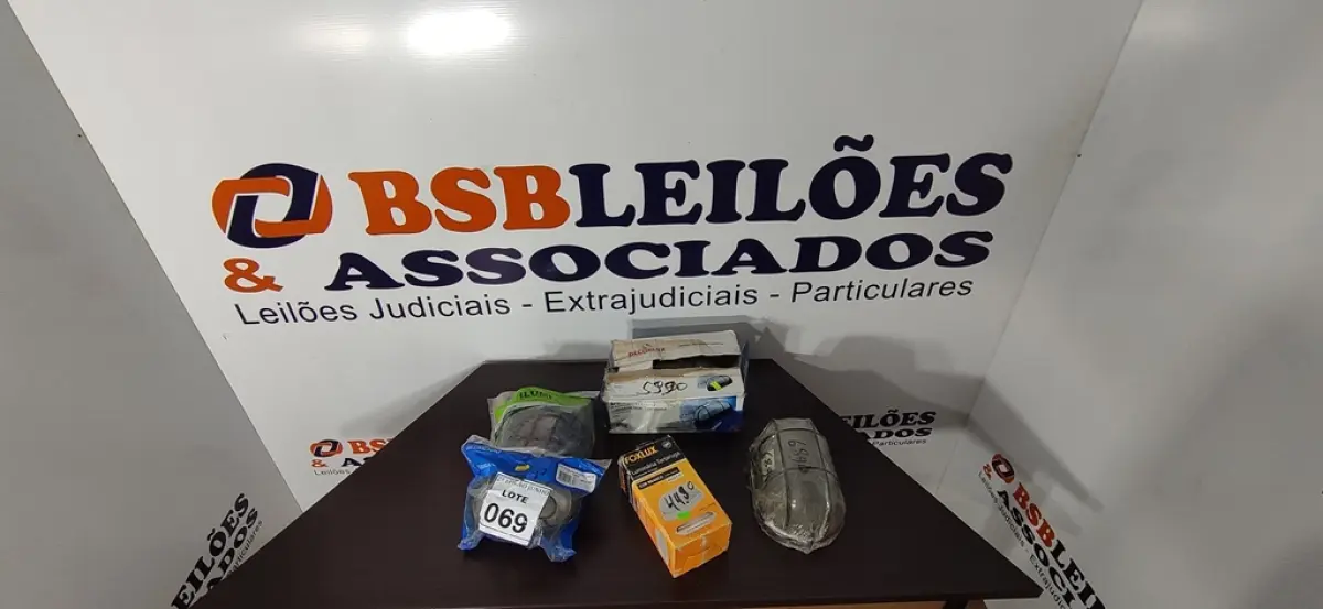 05 LUMINÁRIAS TARTARUGAS DE TAMANHOS DIVERSOS. (NO ESTADO) ATENÇÃO! FAZER A VISITAÇÃO ANTES DE ARREMATAR, NÃO SABEMOS SE FUNCIONA, LEILÃO NÃO TEM GARANTIA E NEM DEVOLUÇÃO, SUJEITO A POSSÍVEIS AVARIAS VISÍVEIS/OCULTAS E/OU AUSÊNCIA DE COMPONENTES.