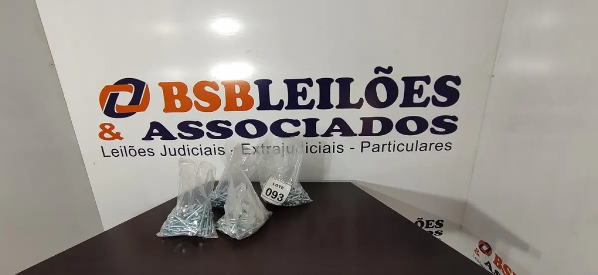 01 LOTE COM GRANDE DE PARAFUSOS DE TAMANHOS DIVERSOS. (NO ESTADO) ATENÇÃO! FAZER A VISITAÇÃO ANTES DE ARREMATAR, NÃO SABEMOS SE FUNCIONA, LEILÃO NÃO TEM GARANTIA E NEM DEVOLUÇÃO, SUJEITO A POSSÍVEIS AVARIAS VISÍVEIS/OCULTAS E/OU AUSÊNCIA DE COMPONENTES.