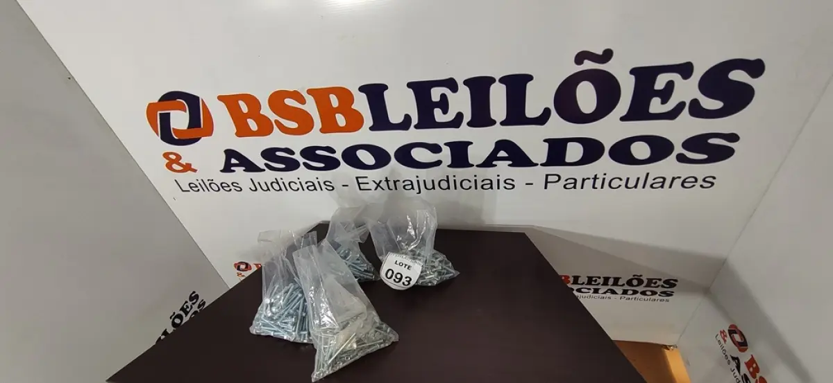 01 LOTE COM GRANDE DE PARAFUSOS DE TAMANHOS DIVERSOS. (NO ESTADO) ATENÇÃO! FAZER A VISITAÇÃO ANTES DE ARREMATAR, NÃO SABEMOS SE FUNCIONA, LEILÃO NÃO TEM GARANTIA E NEM DEVOLUÇÃO, SUJEITO A POSSÍVEIS AVARIAS VISÍVEIS/OCULTAS E/OU AUSÊNCIA DE COMPONENTES.