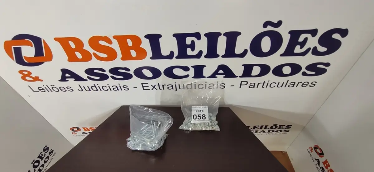 01 LOTE COM GRANDE QUANTIDADE DE PARAFUSOS E PORCAS. (NO ESTADO) ATENÇÃO! FAZER A VISITAÇÃO ANTES DE ARREMATAR, NÃO SABEMOS SE FUNCIONA, LEILÃO NÃO TEM GARANTIA E NEM DEVOLUÇÃO, SUJEITO A POSSÍVEIS AVARIAS VISÍVEIS/OCULTAS E/OU AUSÊNCIA DE COMPONENTES.