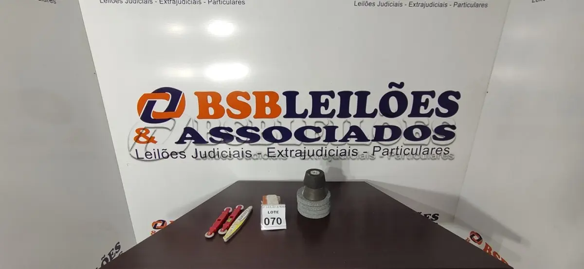 LOTE 070