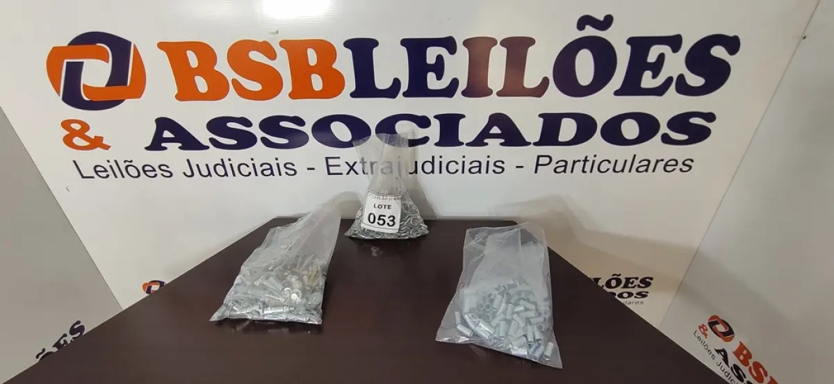01 LOTE COM GRANDE QUANTIDADE DE PARAFUSOS OLHAL E BUCHAS DE METAL. (NO ESTADO) ATENÇÃO! FAZER A VISITAÇÃO ANTES DE ARREMATAR, NÃO SABEMOS SE FUNCIONA, LEILÃO NÃO TEM GARANTIA E NEM DEVOLUÇÃO, SUJEITO A POSSÍVEIS AVARIAS VISÍVEIS/OCULTAS E/OU AUSÊNCIA DE COMPONENTES.