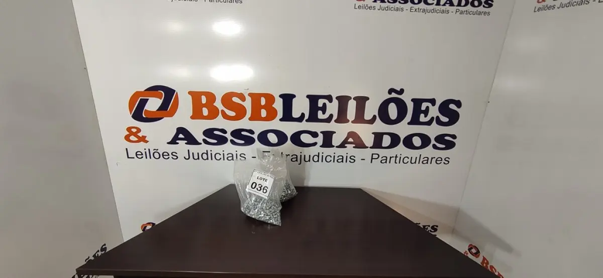 01 LOTE COM GRANDE QUANTIDADE DE PARAFUSOS DIVERSOS. (NO ESTADO) ATENÇÃO! FAZER A VISITAÇÃO ANTES DE ARREMATAR, NÃO SABEMOS SE FUNCIONA, LEILÃO NÃO TEM GARANTIA E NEM DEVOLUÇÃO, SUJEITO A POSSÍVEIS AVARIAS VISÍVEIS/OCULTAS E/OU AUSÊNCIA DE COMPONENTES. 