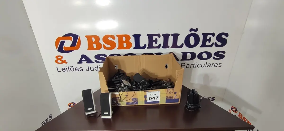 01 LOTE COM VÁRIAS CAIXAS DE SOM PARA PC MODELOS DIVERSOS. (NO ESTADO) ATENÇÃO! FAZER A VISITAÇÃO ANTES DE ARREMATAR, NÃO SABEMOS SE FUNCIONA, LEILÃO NÃO TEM GARANTIA E NEM DEVOLUÇÃO, SUJEITO A POSSÍVEIS AVARIAS VISÍVEIS/OCULTAS E/OU AUSÊNCIA DE COMPONENTES.