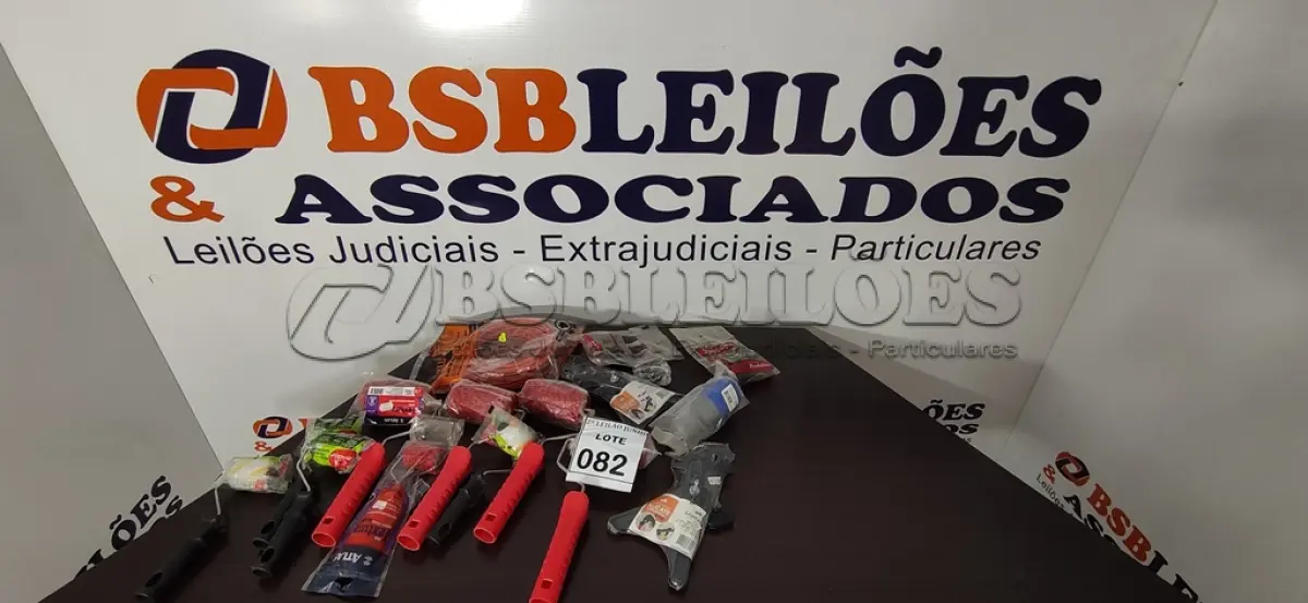 LOTE 082 - 01 LOTE COM VÁRIOS ROLOS DE PINTURA DE TAMANHOS DIVERSOS, 01 PASSADOR DE FIO E 01 ALICATE UNIVERSAL. (NO ESTADO) ATENÇÃO! FAZER A VISITAÇÃO ANTES DE ARREMATAR, NÃO SABEMOS SE FUNCIONA, LEILÃO NÃO TEM GARANTIA E NEM DEVOLUÇÃO, SUJEITO A POSSÍVEIS AVARIAS VISÍVEIS/OCULTAS E/OU AUSÊNCIA DE COMPONENTES.