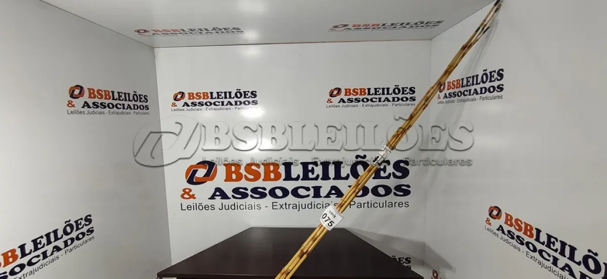 LOTE 075 - 05 VARAS DE BAMBU. (NO ESTADO) ATENÇÃO! FAZER A VISITAÇÃO ANTES DE ARREMATAR, NÃO SABEMOS SE FUNCIONA, LEILÃO NÃO TEM GARANTIA E NEM DEVOLUÇÃO, SUJEITO A POSSÍVEIS AVARIAS VISÍVEIS/OCULTAS E/OU AUSÊNCIA DE COMPONENTES.