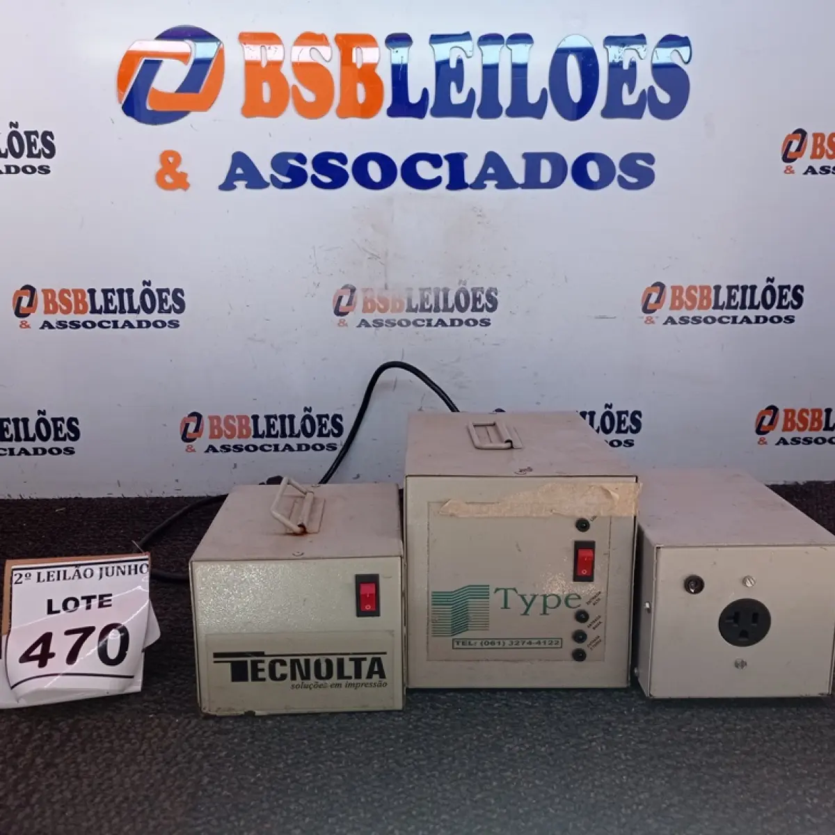 03 TRANSFORMADORES MARCAS E MODELOS DIVERSOS. (NO ESTADO) ATENÇÃO! FAZER A VISITAÇÃO ANTES DE ARREMATAR, NÃO SABEMOS SE FUNCIONA, LEILÃO NÃO TEM GARANTIA E NEM DEVOLUÇÃO, SUJEITO A POSSÍVEIS AVARIAS VISÍVEIS/OCULTAS E/OU AUSÊNCIA DE COMPONENTES.
