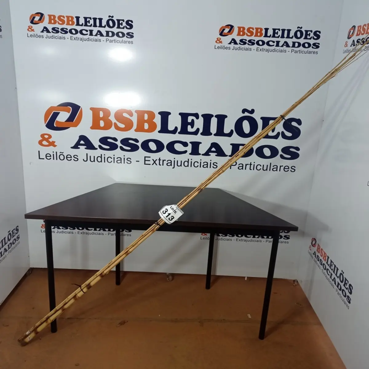 05 VARAS DE BAMBU. (NO ESTADO) ATENÇÃO! FAZER A VISITAÇÃO ANTES DE ARREMATAR, NÃO SABEMOS SE FUNCIONA, LEILÃO NÃO TEM GARANTIA E NEM DEVOLUÇÃO, SUJEITO A POSSÍVEIS AVARIAS VISÍVEIS/OCULTAS E/OU AUSÊNCIA DE COMPONENTES.