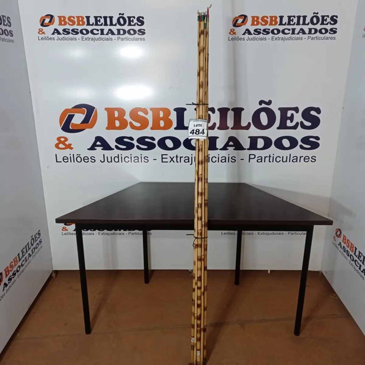 05 VARAS DE BAMBU. (NO ESTADO) ATENÇÃO! FAZER A VISITAÇÃO ANTES DE ARREMATAR, NÃO SABEMOS SE FUNCIONA, LEILÃO NÃO TEM GARANTIA E NEM DEVOLUÇÃO, SUJEITO A POSSÍVEIS AVARIAS VISÍVEIS/OCULTAS E/OU AUSÊNCIA DE COMPONENTES.