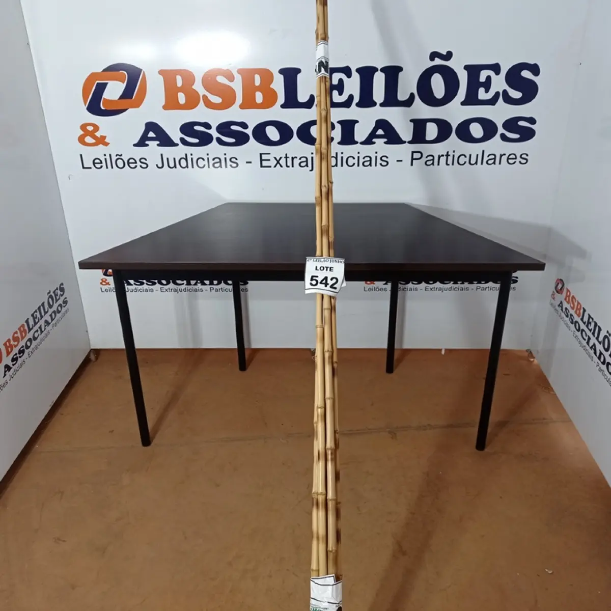  05 VARAS DE BAMBU. (NO ESTADO) ATENÇÃO! FAZER A VISITAÇÃO ANTES DE ARREMATAR, NÃO SABEMOS SE FUNCIONA, LEILÃO NÃO TEM GARANTIA E NEM DEVOLUÇÃO, SUJEITO A POSSÍVEIS AVARIAS VISÍVEIS/OCULTAS E/OU AUSÊNCIA DE COMPONENTES.
