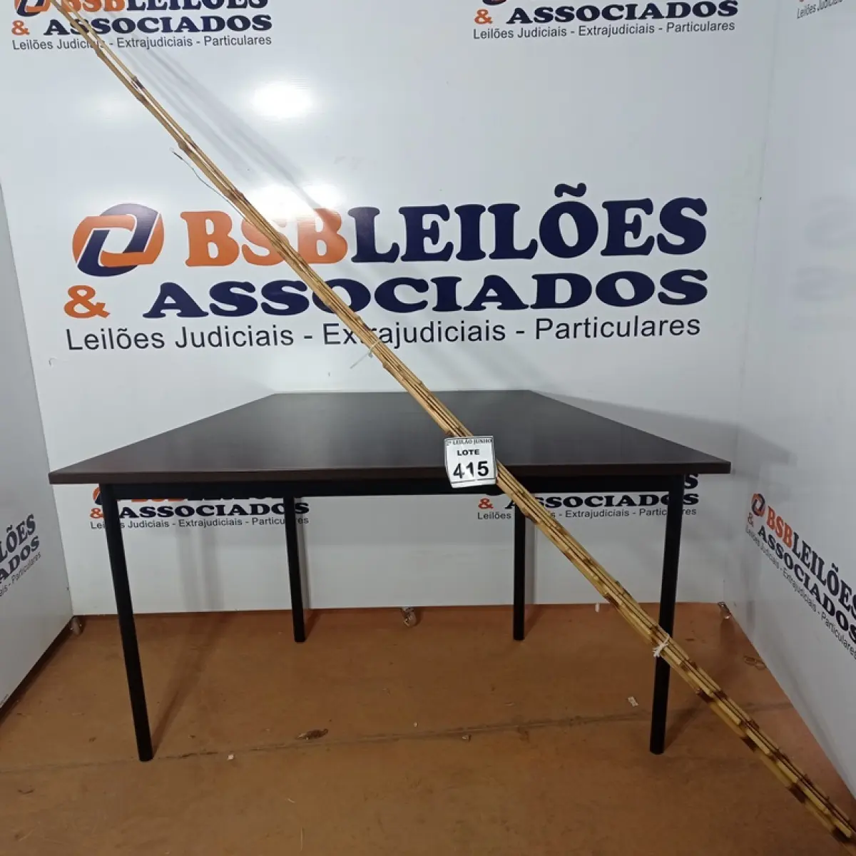 05 VARAS DE BAMBU. (NO ESTADO) ATENÇÃO! FAZER A VISITAÇÃO ANTES DE ARREMATAR, NÃO SABEMOS SE FUNCIONA, LEILÃO NÃO TEM GARANTIA E NEM DEVOLUÇÃO, SUJEITO A POSSÍVEIS AVARIAS VISÍVEIS/OCULTAS E/OU AUSÊNCIA DE COMPONENTES.