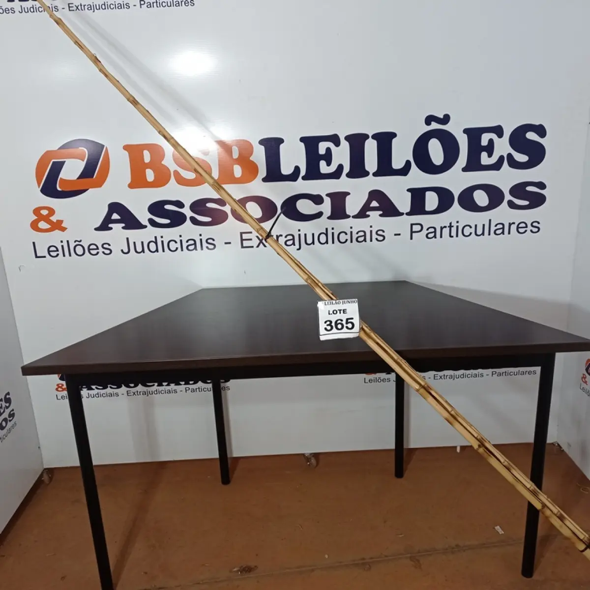 05 VARAS DE BAMBU. (NO ESTADO) ATENÇÃO! FAZER A VISITAÇÃO ANTES DE ARREMATAR, NÃO SABEMOS SE FUNCIONA, LEILÃO NÃO TEM GARANTIA E NEM DEVOLUÇÃO, SUJEITO A POSSÍVEIS AVARIAS VISÍVEIS/OCULTAS E/OU AUSÊNCIA DE COMPONENTES.