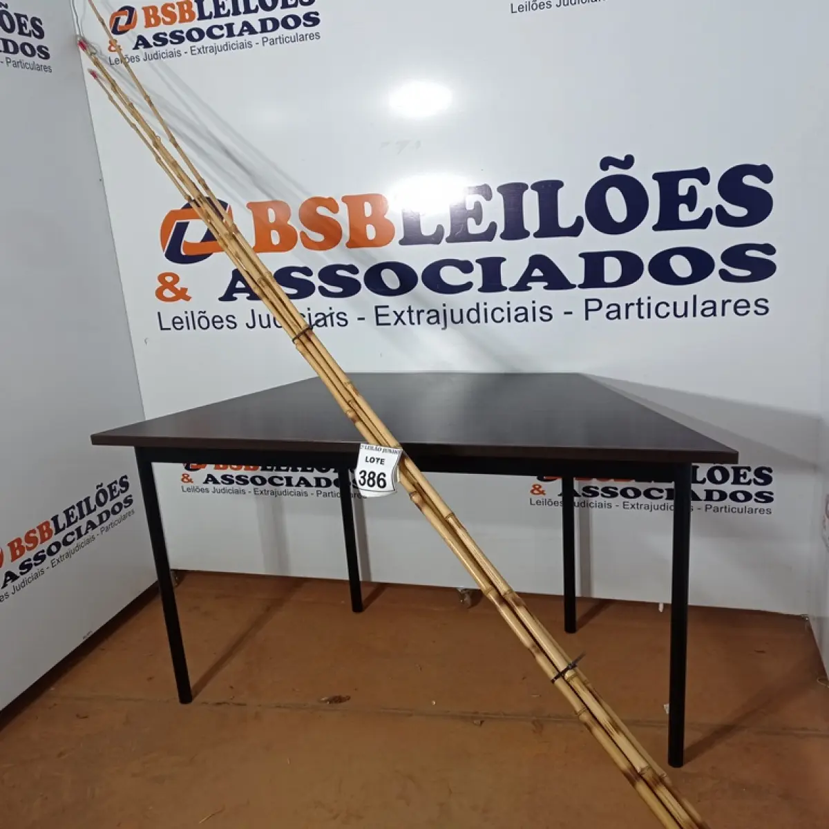 05 VARAS DE BAMBU. (NO ESTADO) ATENÇÃO! FAZER A VISITAÇÃO ANTES DE ARREMATAR, NÃO SABEMOS SE FUNCIONA, LEILÃO NÃO TEM GARANTIA E NEM DEVOLUÇÃO, SUJEITO A POSSÍVEIS AVARIAS VISÍVEIS/OCULTAS E/OU AUSÊNCIA DE COMPONENTES.