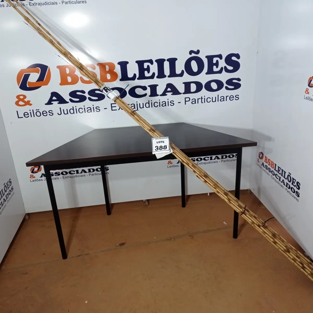 10 VARAS DE BAMBU. (NO ESTADO) ATENÇÃO! FAZER A VISITAÇÃO ANTES DE ARREMATAR, NÃO SABEMOS SE FUNCIONA, LEILÃO NÃO TEM GARANTIA E NEM DEVOLUÇÃO, SUJEITO A POSSÍVEIS AVARIAS VISÍVEIS/OCULTAS E/OU AUSÊNCIA DE COMPONENTES.