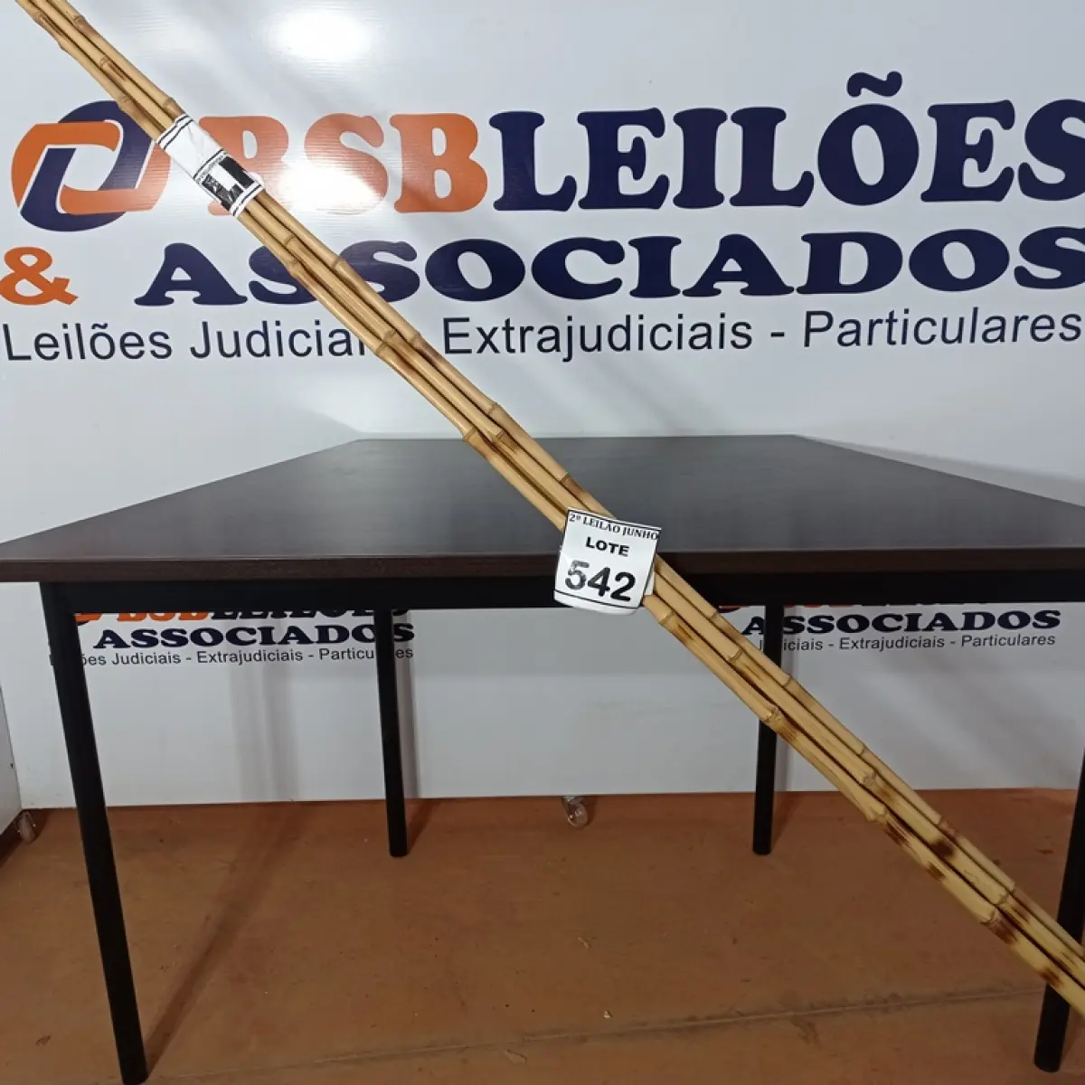  05 VARAS DE BAMBU. (NO ESTADO) ATENÇÃO! FAZER A VISITAÇÃO ANTES DE ARREMATAR, NÃO SABEMOS SE FUNCIONA, LEILÃO NÃO TEM GARANTIA E NEM DEVOLUÇÃO, SUJEITO A POSSÍVEIS AVARIAS VISÍVEIS/OCULTAS E/OU AUSÊNCIA DE COMPONENTES.