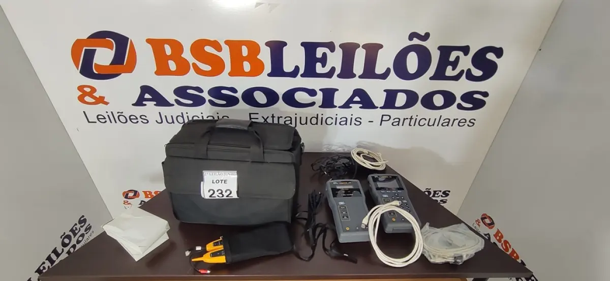 01 CERTIFICADOR DE CABOS MARCA LANTEK 7G COM CASE. (NO ESTADO) ATENÇÃO! FAZER A VISITAÇÃO ANTES DE ARREMATAR, NÃO SABEMOS SE FUNCIONA, LEILÃO NÃO TEM GARANTIA E NEM DEVOLUÇÃO, SUJEITO A POSSÍVEIS AVARIAS VISÍVEIS/OCULTAS E/OU AUSÊNCIA DE COMPONENTES.