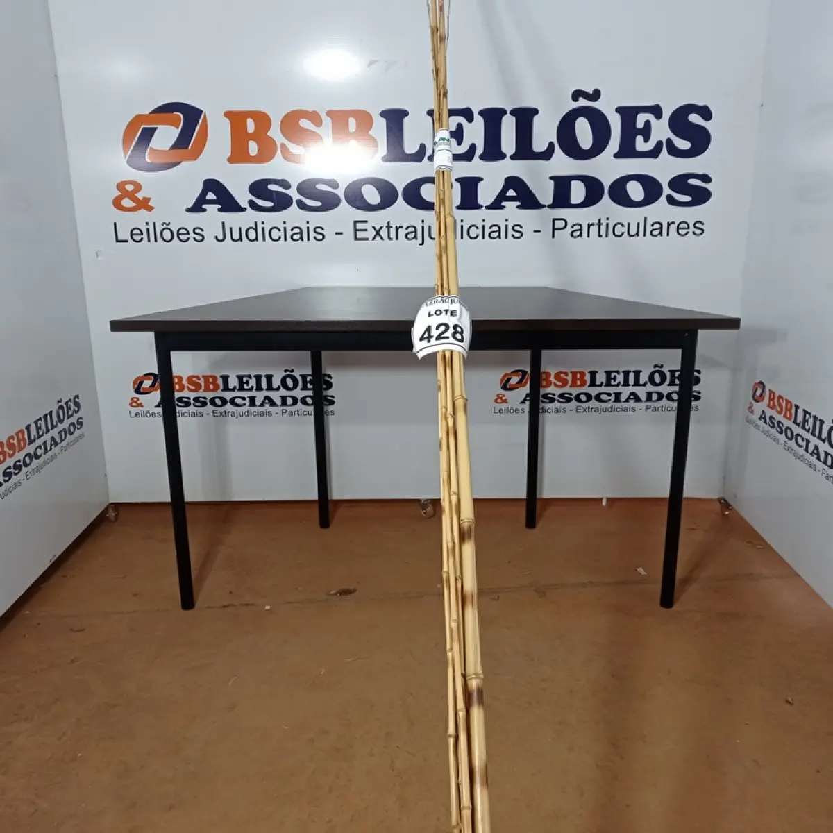 05 VARAS DE BAMBU. (NO ESTADO) ATENÇÃO! FAZER A VISITAÇÃO ANTES DE ARREMATAR, NÃO SABEMOS SE FUNCIONA, LEILÃO NÃO TEM GARANTIA E NEM DEVOLUÇÃO, SUJEITO A POSSÍVEIS AVARIAS VISÍVEIS/OCULTAS E/OU AUSÊNCIA DE COMPONENTES.