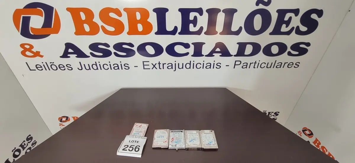 05 HDS PARA NOTEBOOKS TAMANHOS DIVERSOS. (NO ESTADO) ATENÇÃO! FAZER A VISITAÇÃO ANTES DE ARREMATAR, NÃO SABEMOS SE FUNCIONA, LEILÃO NÃO TEM GARANTIA E NEM DEVOLUÇÃO, SUJEITO A POSSÍVEIS AVARIAS VISÍVEIS/OCULTAS E/OU AUSÊNCIA DE COMPONENTES.