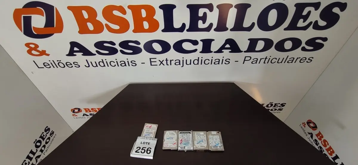 05 HDS PARA NOTEBOOKS TAMANHOS DIVERSOS. (NO ESTADO) ATENÇÃO! FAZER A VISITAÇÃO ANTES DE ARREMATAR, NÃO SABEMOS SE FUNCIONA, LEILÃO NÃO TEM GARANTIA E NEM DEVOLUÇÃO, SUJEITO A POSSÍVEIS AVARIAS VISÍVEIS/OCULTAS E/OU AUSÊNCIA DE COMPONENTES.