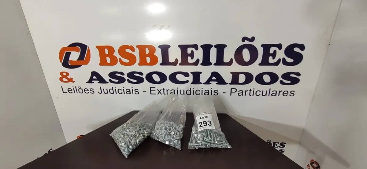 01 LOTE COM GRANDE QUANTIDADE DE PARAFUSOS E SACOS DIVERSOS. (NO ESTADO) ATENÇÃO! FAZER A VISITAÇÃO ANTES DE ARREMATAR, NÃO SABEMOS SE FUNCIONA, LEILÃO NÃO TEM GARANTIA E NEM DEVOLUÇÃO, SUJEITO A POSSÍVEIS AVARIAS VISÍVEIS/OCULTAS E/OU AUSÊNCIA DE COMPONENTES.